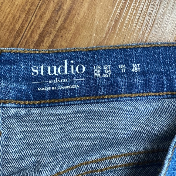 Studio by d & co distressed jeans size 12T - Picture 6 of 7